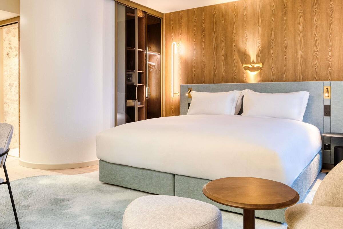Junior Suite, 1 King Bed (Executive)