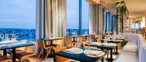 Breakfast, lunch and dinner served