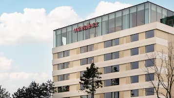 Junior Suite, 1 King Bed (Executive) | City view from property