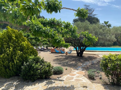 Grande Villa Dans Immense Parc Arbore et Clos Belle Piscine