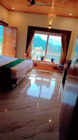 Premium bedding, down comforters, Select Comfort beds, desk