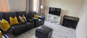 Sittingbourne Serenity - Spacious 4-bed House