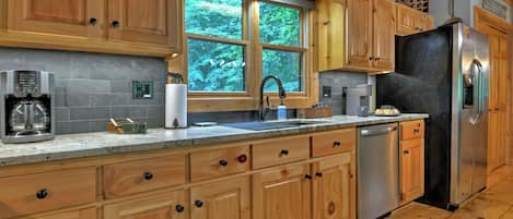 Refrigerador, microondas, horno, placa de cocina