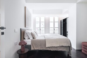 1 habitación, tabla de planchar con plancha, wifi y ropa de cama