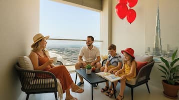 Deluxe appartement, 2 slaapkamers, uitzicht op stad | 2 slaapkamers, luxe beddengoed, donzen dekbedden