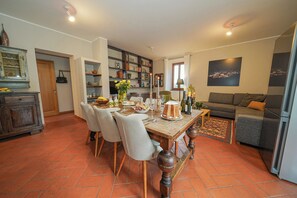 Interior - A private oasis in a medieval Tuscan village near Cinque Terre



 (Mulazzo)