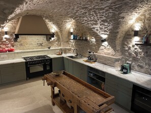 Microwave, oven, stovetop, dishwasher - A private oasis in a medieval Tuscan village near Cinque Terre
(Mulazzo)
