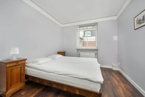 2 bedrooms, iron/ironing board, WiFi, bed sheets - Apartament z 2 Sypialniami i Oddzielna Kuchnia w Centrum Wroclawia na 4 Pietrze by Noclegi Renters (Wroclaw)