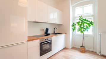 Mikrowelle, Herdplatte, Geschirrspüler