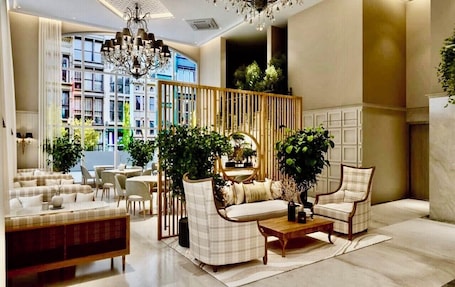 Lobby sitting area. HOTEL MUMBAI HOUSE MINDSPACE MALAD