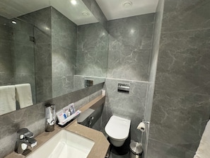 Chambre Deluxe | Salle de bain | Chaussons