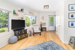 Interior - Bayfield Suite at Ferry Landing Suites in Downtown (La Pointe)