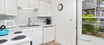 Niche Suite at Ferry Landing Suites in Downtown La Pointe!