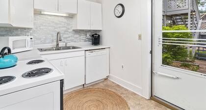 Niche Suite at Ferry Landing Suites in Downtown La Pointe!