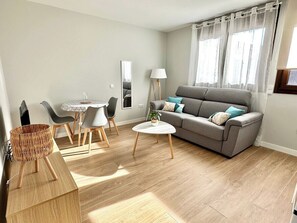TV, offices - Vivodomo | Free parking, new, super bright & quiet (Madrid)