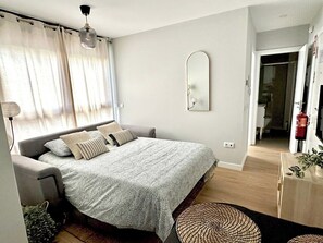 1 bedroom, iron/ironing board, travel crib, WiFi