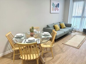 Dining - Vivodomo | Free parking, new, spacious & bright (Madrid)