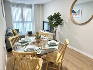 TV, offices - Vivodomo | Free parking, new, spacious & bright (Madrid)