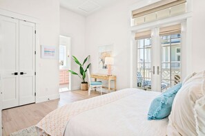 4 bedrooms, desk, iron/ironing board, free WiFi