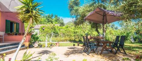 تناول الطعام بالخارج