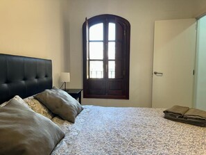 2 bedrooms, iron/ironing board, WiFi, bed sheets - Picasso Corner 2-A (Málaga)