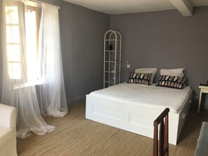 3 sovrum, strykjärn/strykbräda, gratis wi-fi och sängkläder