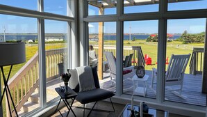 Interior - Charming 2-bedroom with Ocean View Cottage, situated near Thunder Cove Beach!! (Kensington)