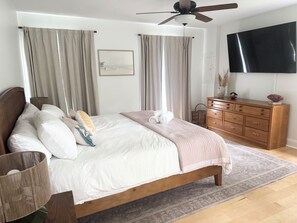 3 bedrooms, in-room safe, desk, iron/ironing board