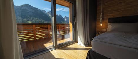 1 Schlafzimmer, Zimmersafe, Schreibtisch, Bügeleisen/Bügelbrett