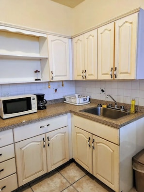Private kitchen - Comfy Haven (Montego Bay)