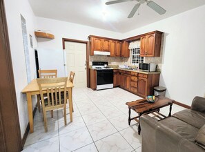 Full-sized fridge, microwave, oven, cookware/dishes/utensils - Comfy Haven (Montego Bay)