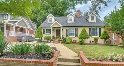 Charlotte Home w/ Yard - Near Spectrum Center!