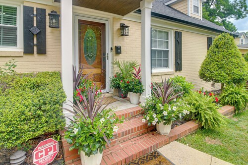 Charlotte Home w/ Yard - Near Spectrum Center!