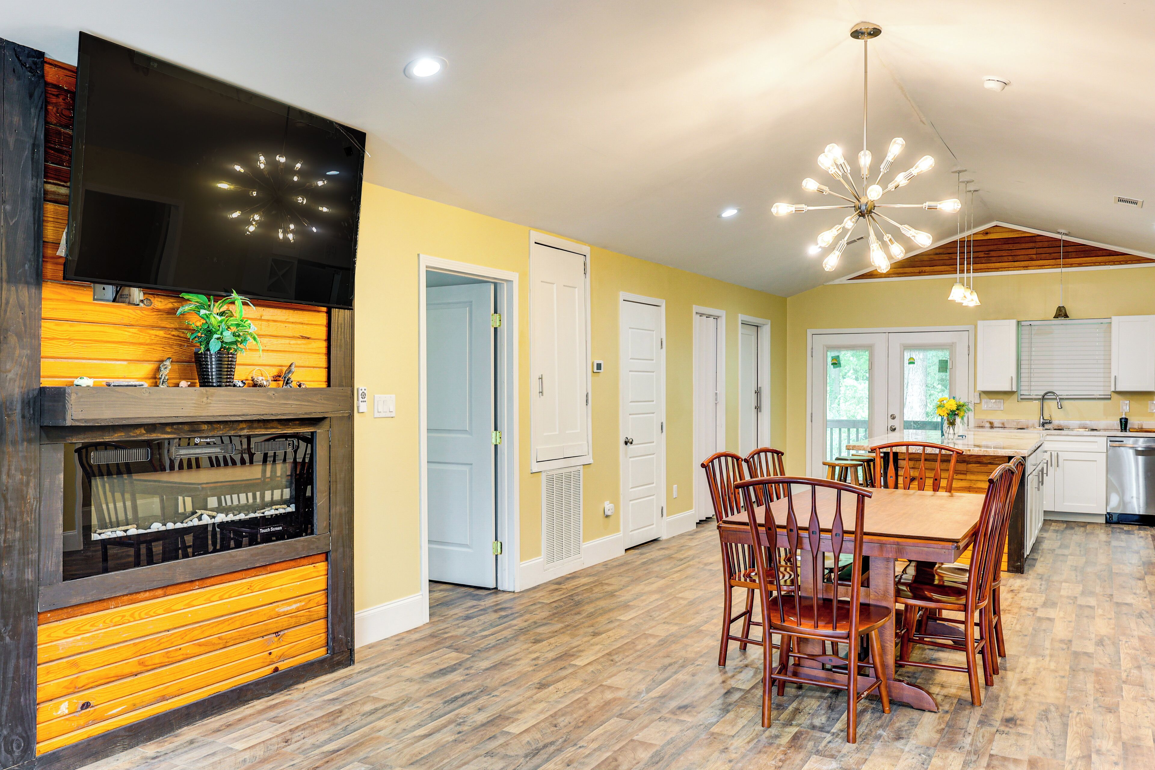 House (3 Bedrooms) | Interior