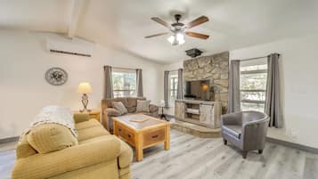 House (2 Bedrooms) | Front of property