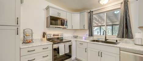 House (2 Bedrooms) | Interior
