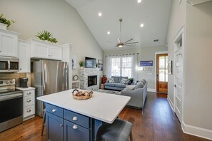 Cottage (2 Bedrooms) | Interior