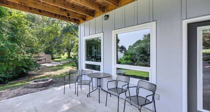 Frankston Vacation Rental: Walk to Lake Palestine!