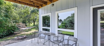 Frankston Vacation Rental: Walk to Lake Palestine!