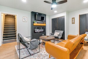 Interior - Arkdale Home w/ Fire Pit, 1 Mi to Castle Rock Lake (Friendship)