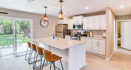 Walk to Lewisville Lake: Dog-friendly Texas Home