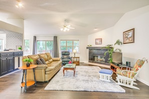 House (3 Bedrooms) | Interior