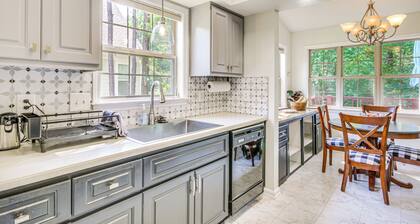 Lovely Mccormick Home in Savannah Lakes Village
