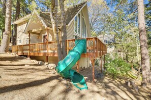 Interior - Chic Lake Arrowhead Retreat: 4 Seasons of Fun! (Lake Arrowhead)