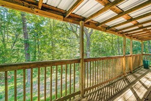 House (2 Bedrooms) | Interior - Clarkson Cabin - 17 Mi to Mammoth Cave Natl Park! (Clarkson)