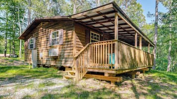 House (2 Bedrooms) | Exterior