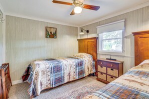 House (1 Bedroom) | Interior - Lake of the Ozarks Cabin w/ Private Dock + Kayaks (Lincoln)