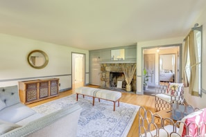 House (5 Bedrooms) | Interior