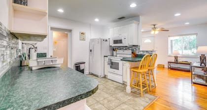 Ocala Retreat w/ Pool, Grill & Yard - Pets Welcome