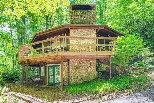 'the Round House' - Treetop North Carolina Cabin!